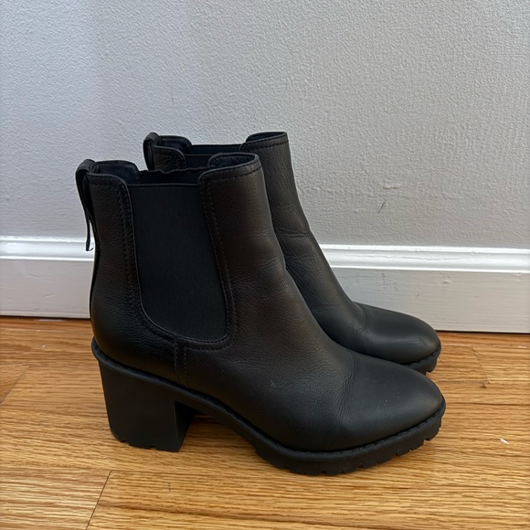 Vince Henderson Weatherproof Chelsea Boots - Picture 1 of 3